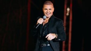 Eduardo Costa careca