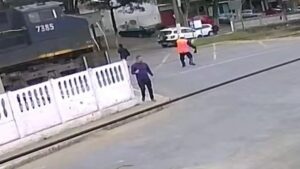 Idosa atropelada por trem
