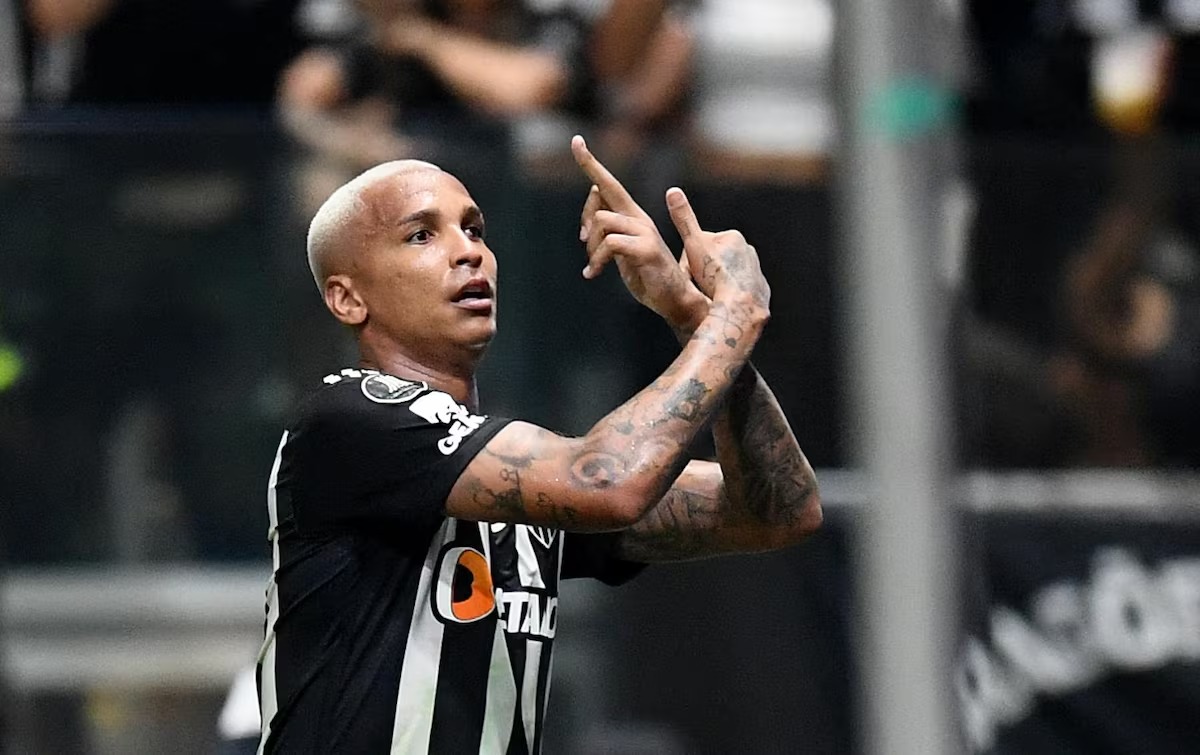 Deyverson aciona Atlético-MG na Justiça por verbas rescisórias