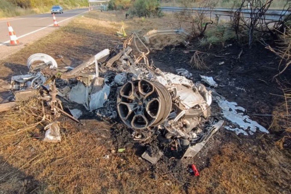 Carro de Diogo Jota após o acidente