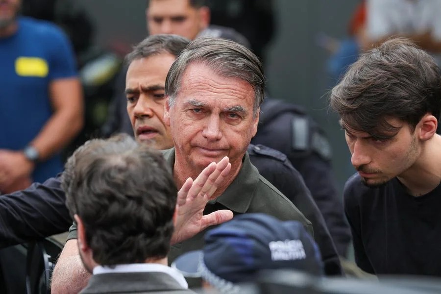 Bolsonaro diagnosticado com anemia e problemas renais
