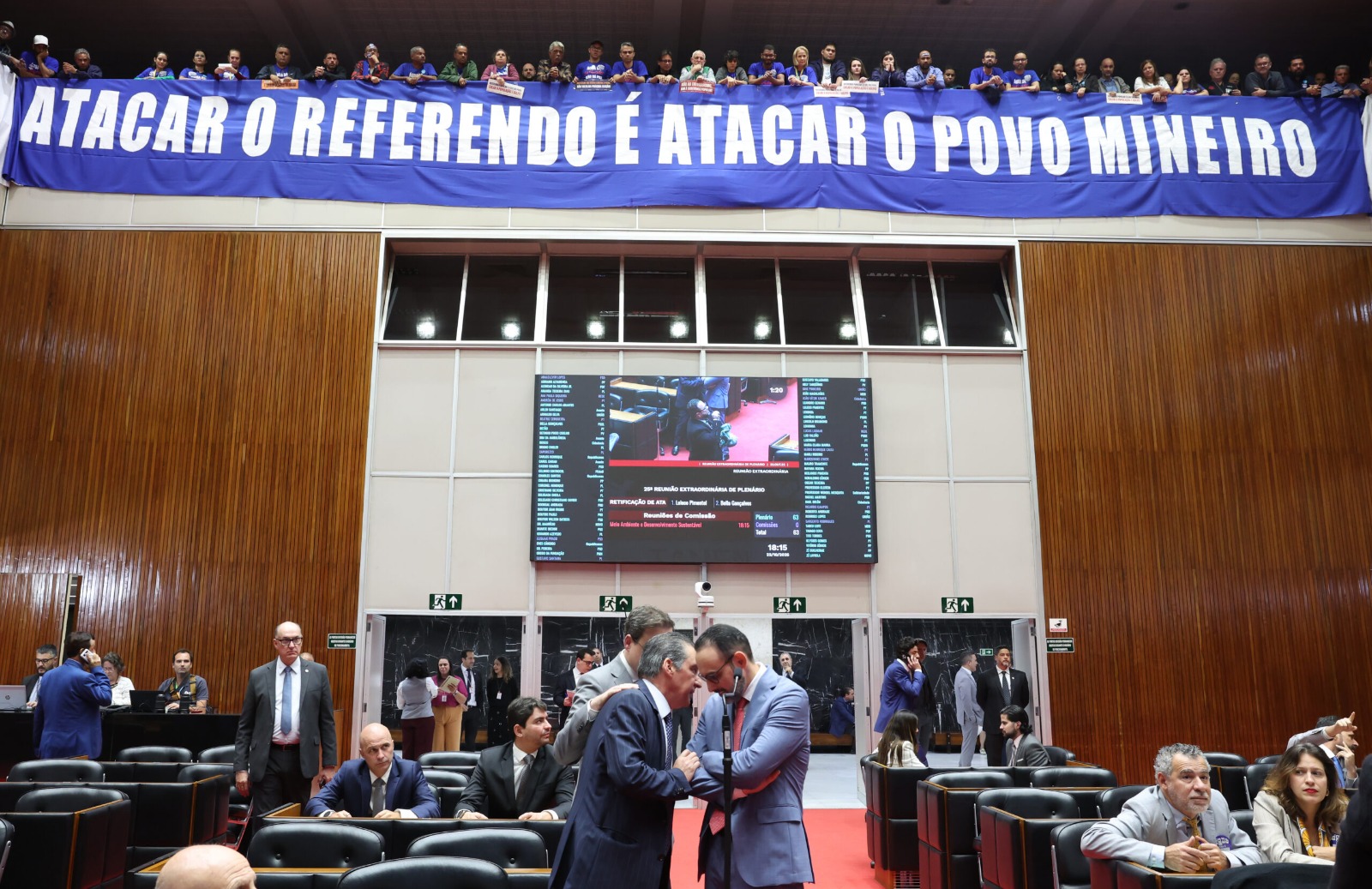 citação à boneca Barbie quase acabou com a votação da PEC do Referendo