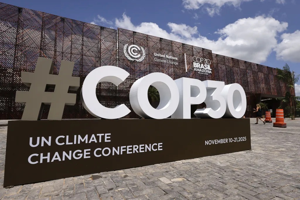 Ausência de líderes mundiais marca início da COP30 em Belém