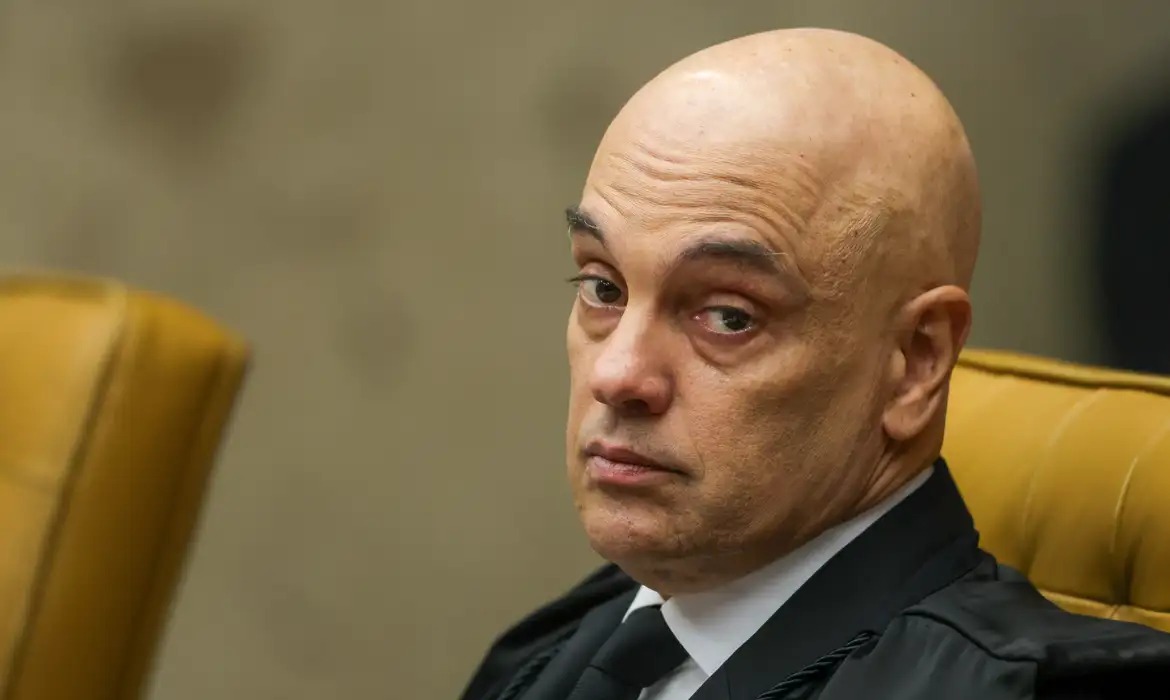Senadores pedem impeachment de Alexandre de Moraes após denúncias do caso Master