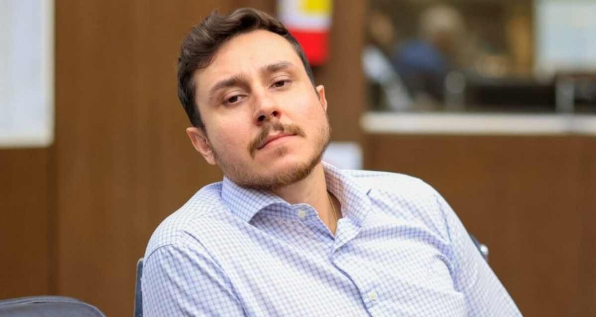 Justiça cassa mandato de Lucas Ganem por fraude em domicílio eleitoral