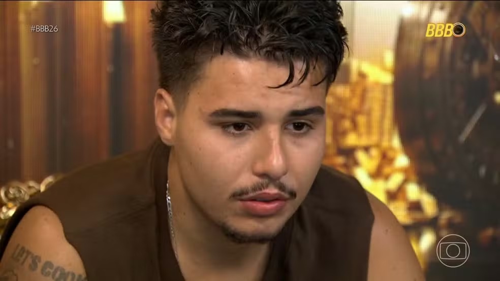 Pedro desiste do BBB 26 após tentar beijar Jordana sem consentimento