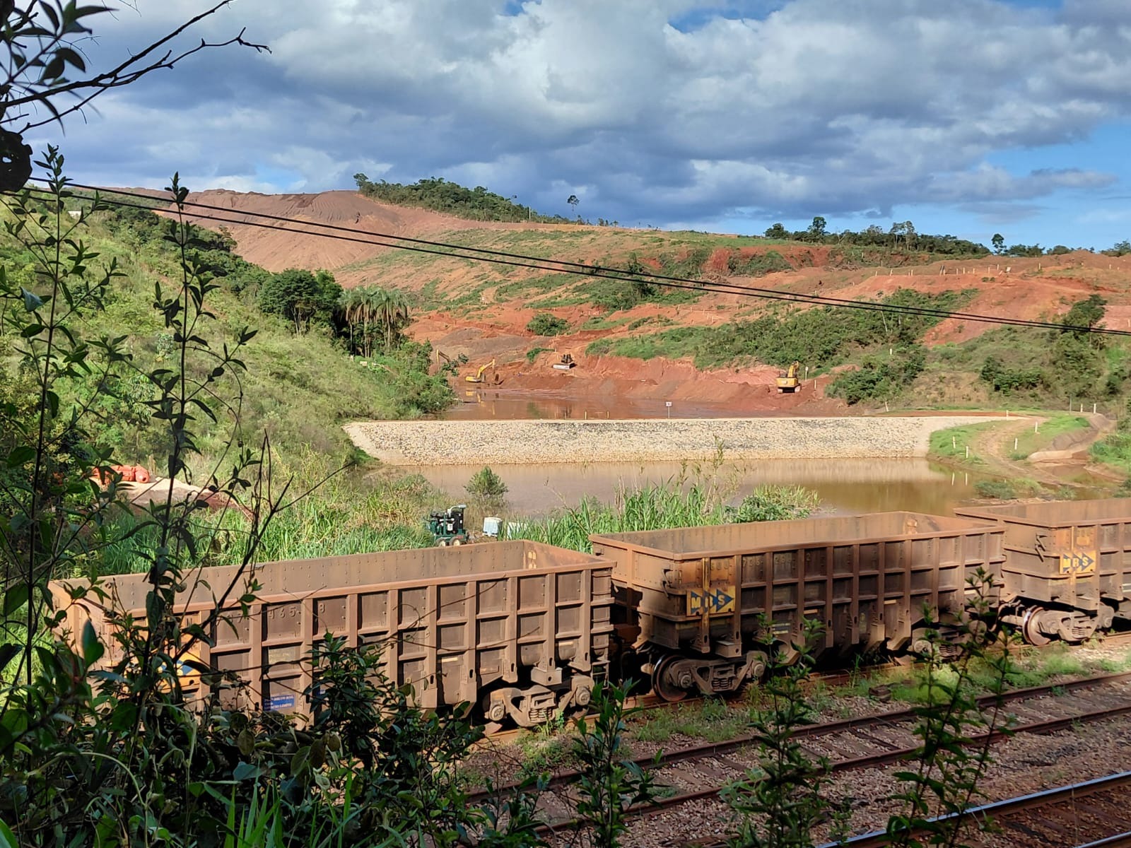 Terceiro vazamento de lama atinge rio Maranhão em área da CSN em Congonhas