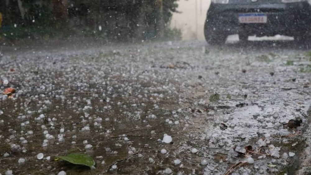 Chuva de granizo atinge o Barreiro nesta terça-feira