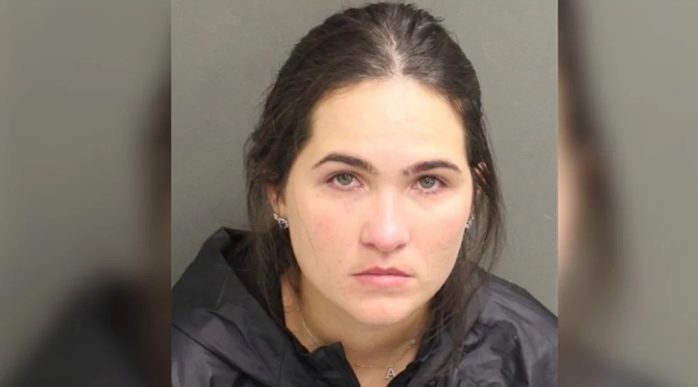 Mulher de Henrique é presa em Orlando após fugir de abordagem policial