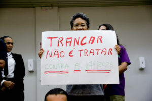 Câmara de Belo Horizonte aprova internação involuntária de dependentes químicos