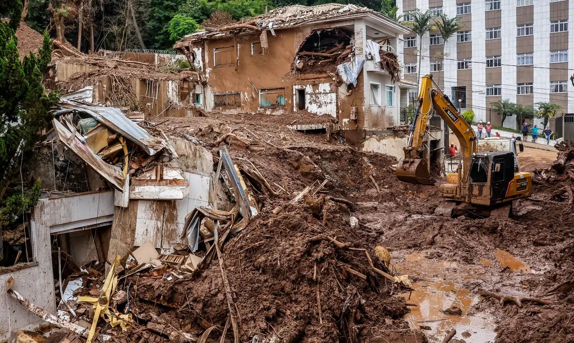 Deslizamentos de terra em Juiz de Fora somam 2.266 ocorrências e 365 imóveis ameaçados após chuvas
