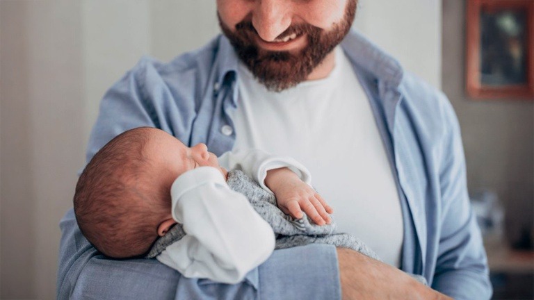 Lula sanciona lei que amplia licença-paternidade para 20 dias