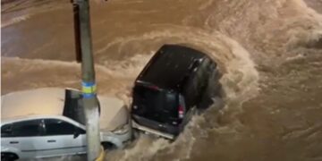 Chuva forte desta sexta deixa pessoas ilhadas, provoca alagamentos e causa interdição de avenidas na Grande BH