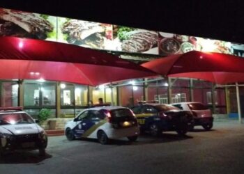 Mulher morre após comer escondidinho de camarão
