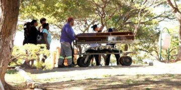 Mãe e padrasto condenados por desnutrição severa de criança