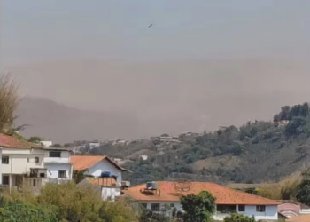 Prefeitura de Congonhas paralisa mineradoras após nuvem de poeira atingir a cidade