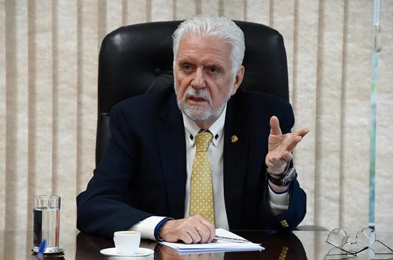 Jaques Wagner é investigado pela PF por suspeita de propina do Banco Master