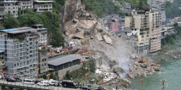 Terremoto no México gera alerta de tsunami e deixa dois feridos no sul do país