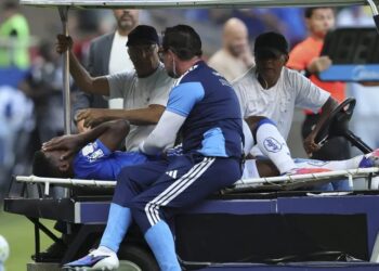 Sinisterra tem lesão grave na coxa confirmada pelo Cruzeiro