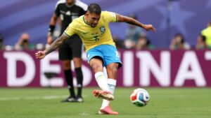 Bruno Guimarães pede desculpas por pênalti perdido