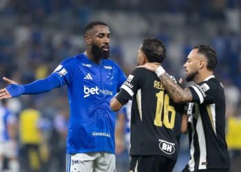 Cruzeiro e Atlético-MG empatam em clássico com dois jogadores levados ao hospital e troca de farpas
