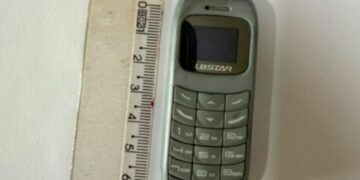 Homem tenta entrar em presídio com mini celular escondido no ânus em Patos de Minas