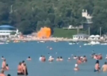 Ataque de drone ucraniano em praia na Rússia