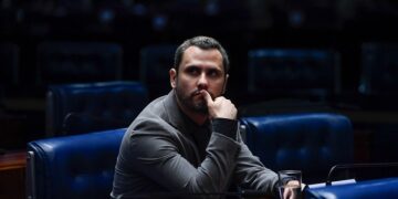 Cleitinho volta atrás e quer ser candidato ao governo de Minas