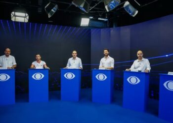 Debate para governador de Minas Gerais tem embates, acusações e declarações polêmicas entre candidatos