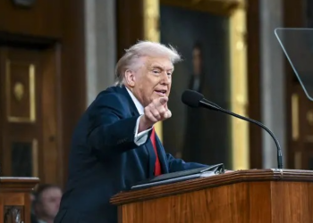 Donald Trump assina ordem contra ‘turismo de parto’ nos Estados Unidos
