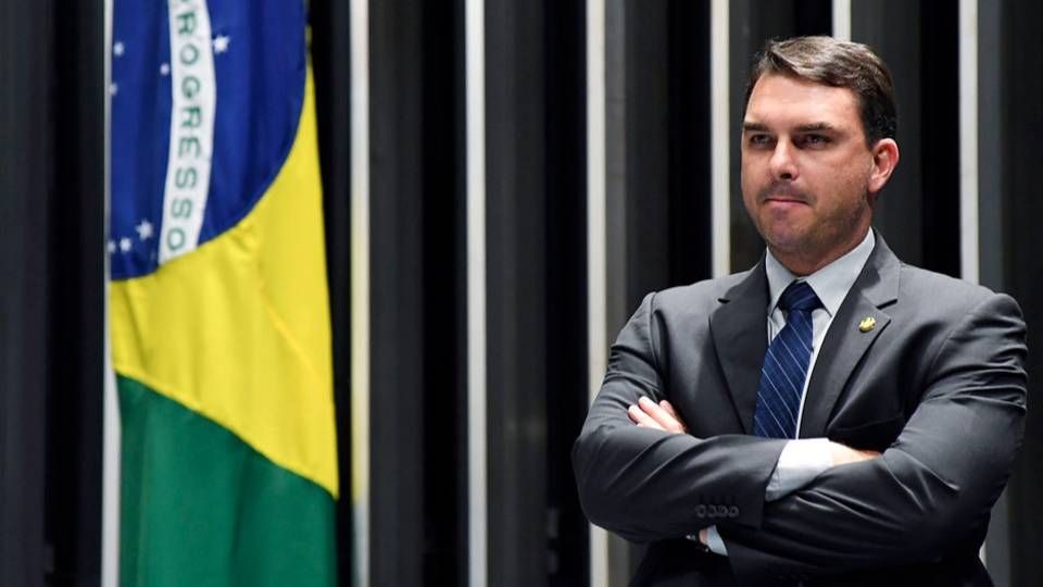 Flávio Bolsonaro aparece filiado ao Missão