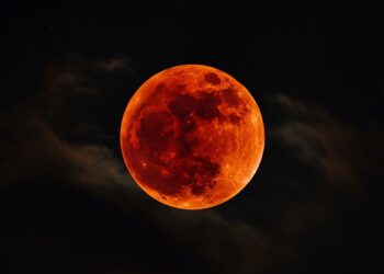 Eclipse lunar parcial acontece nesta quinta-feira e será visível em todo o Brasil