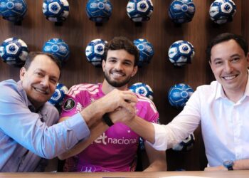 Cruzeiro renova contrato de Otávio até 2031 antes de duelo decisivo com Flamengo