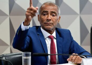 Romário diz que penhora de salário no Senado compromete sua sobrevivência