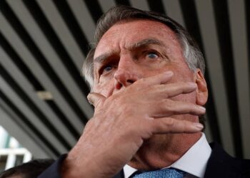 Defesa de Bolsonaro desiste de pedido para suspender pena no STF
