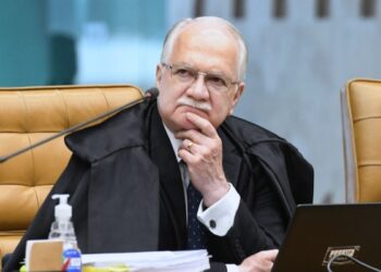 Fachin adia julgamento de Mendonça no caso Master