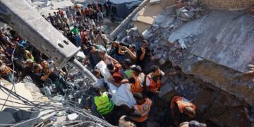 Prédio desaba em Gaza e deixa 20 mortos, incluindo cinco crianças