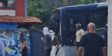 Briga entre Galoucura e Máfia Azul termina com disparos e 12 detidos em escola de BH