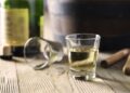 Pai e filho são condenados por vender cachaça adulterada com combustível em MG