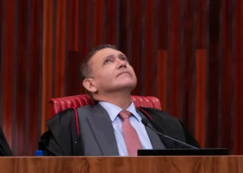 Mensagens citam Kassio em festa de Daniel Vorcaro com cinco mulheres em SP